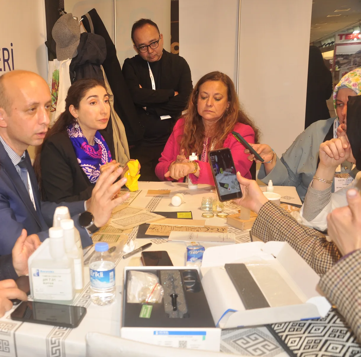 Heritage İstanbul 2023 fuarında Arşivist & Dizayn standındaki ziyaretçi yoğunluğu